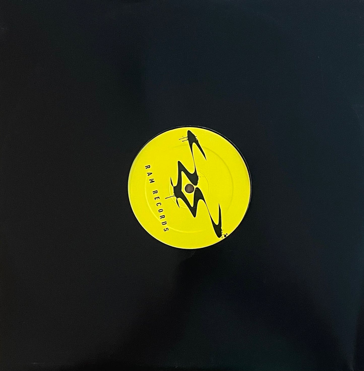 Chase And Status Ft. Liam Bailey – Blind Faith | Repress UK 2012